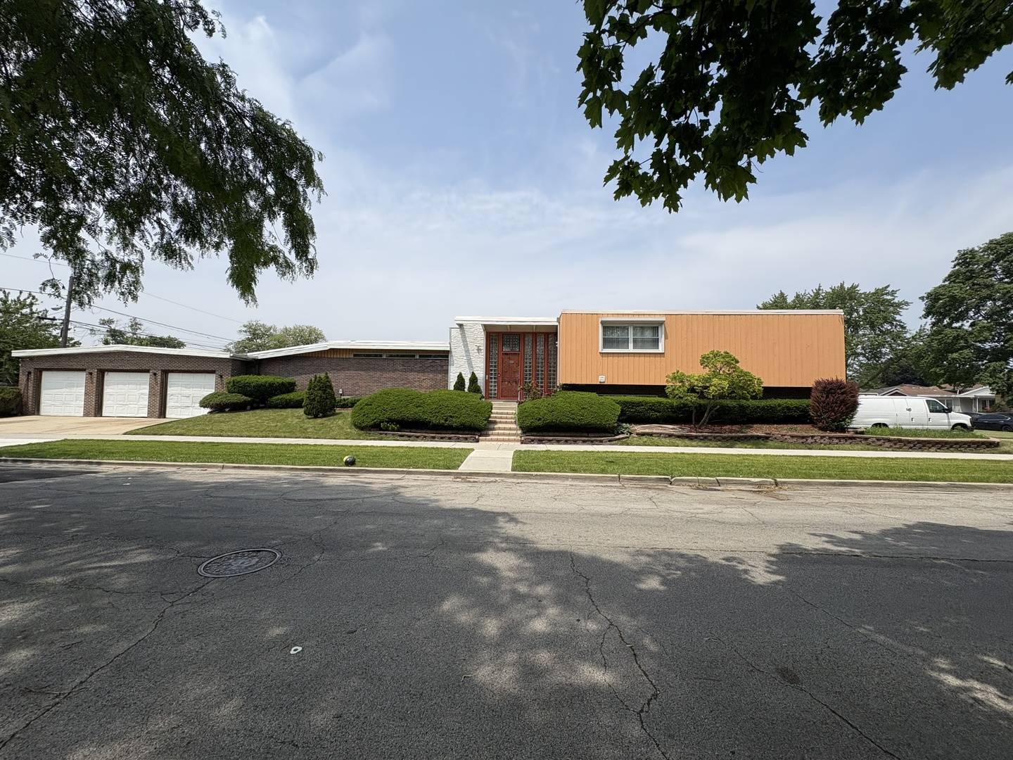 Chicago, IL 60619,224 E 86th Street