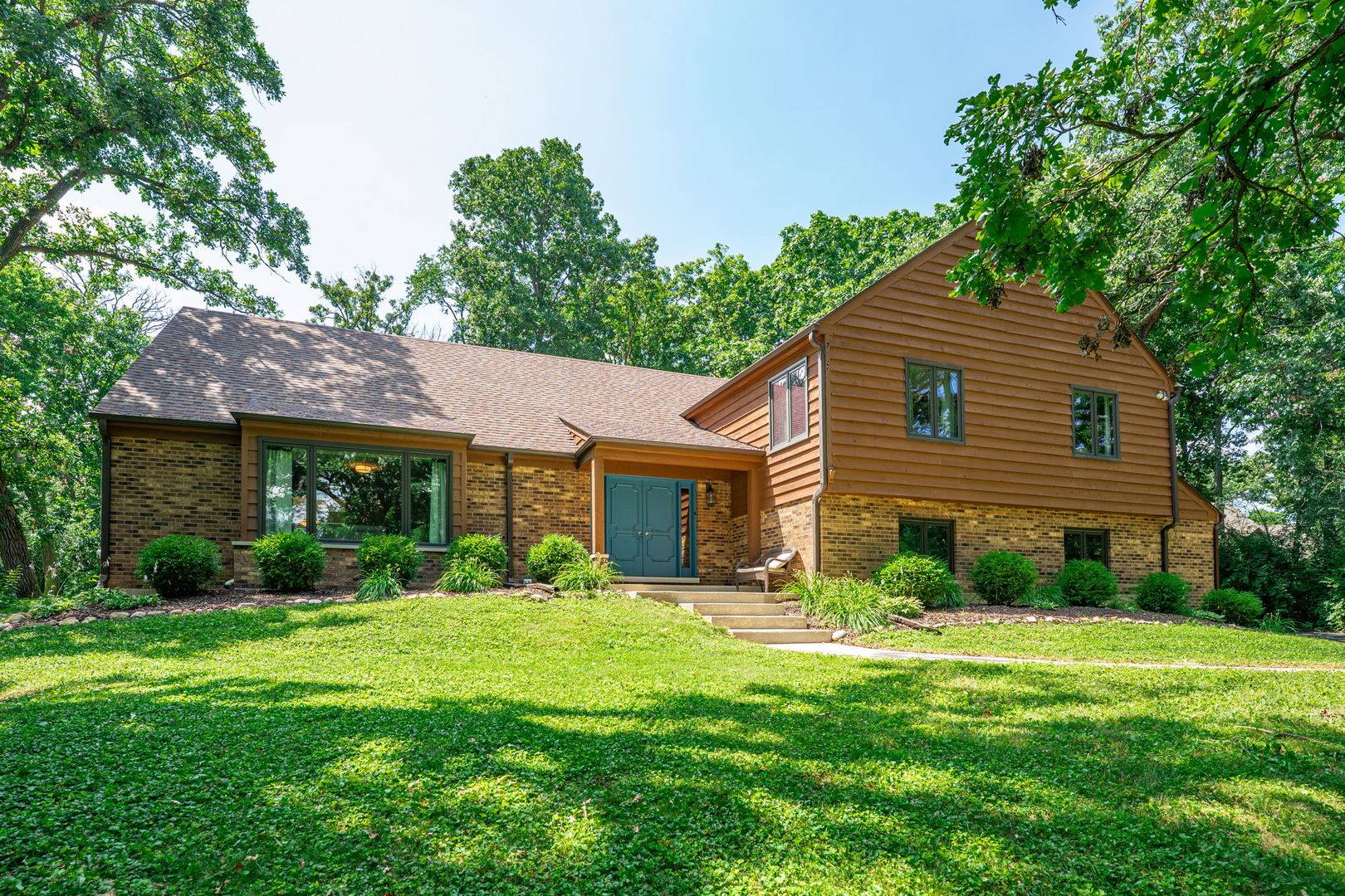 Woodstock, IL 60098,1313 Chatham Lane