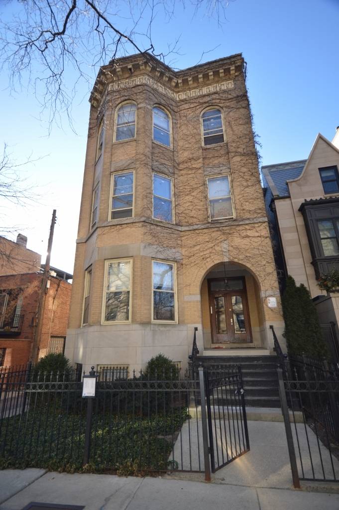 Chicago, IL 60614,2214 N Kenmore Avenue #1