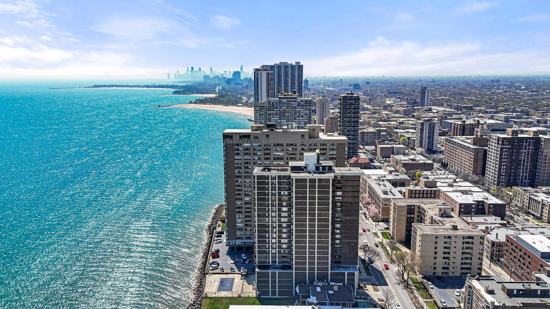 Chicago, IL 60660,6301 N Sheridan Road #10F