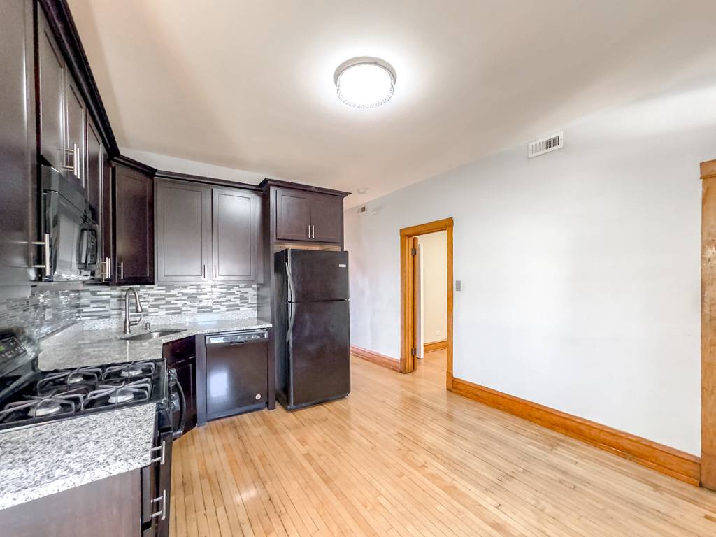 Chicago, IL 60651,4322 W Kamerling Avenue #2