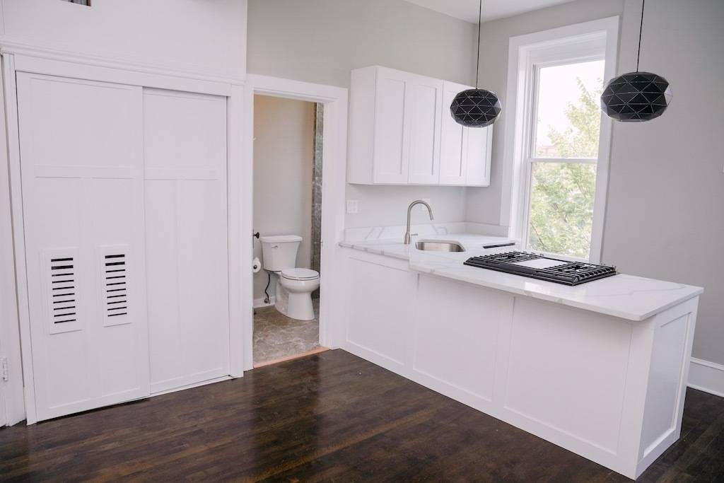 Chicago, IL 60657,3559 N Ashland Avenue #3R