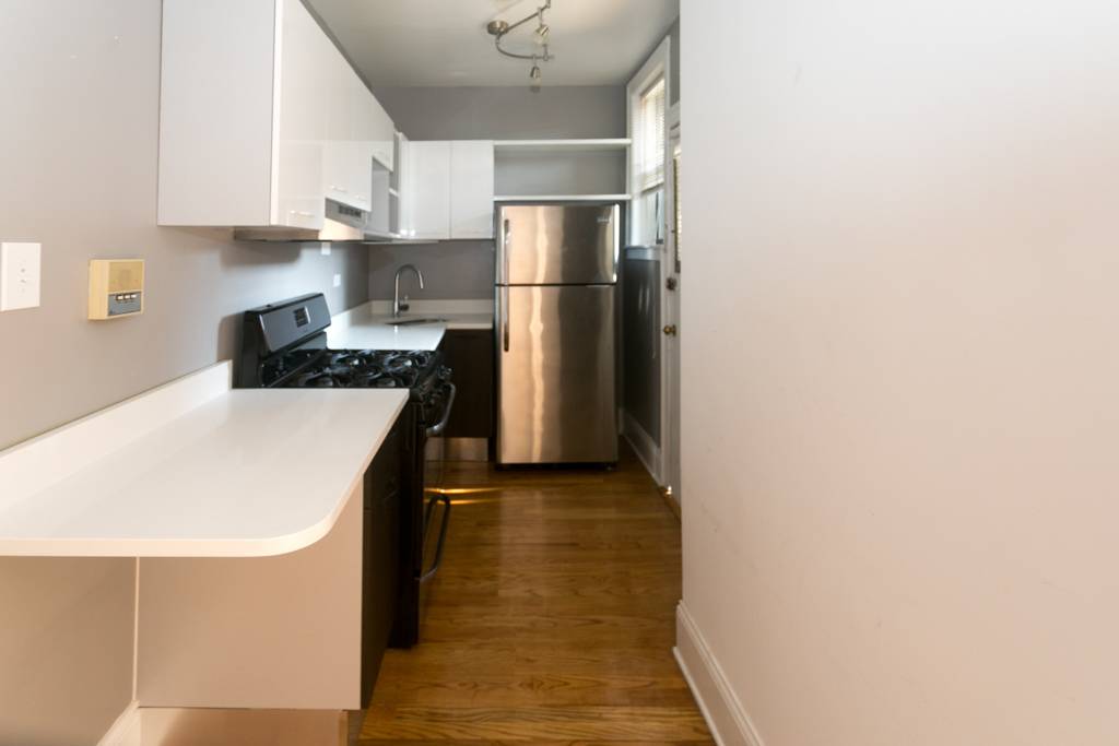 Chicago, IL 60657,630 W Stratford Place #1W