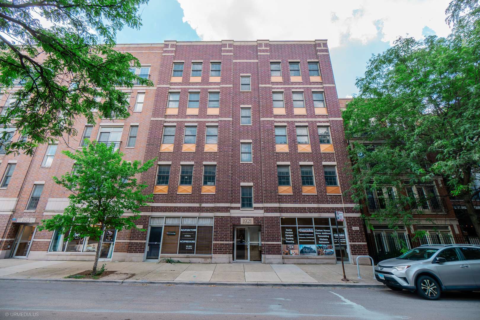 Chicago, IL 60614,1921 W Diversey Parkway #301