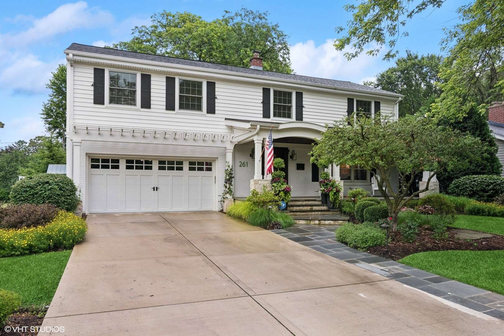 Glen Ellyn, IL 60137,261 Woodstock Avenue