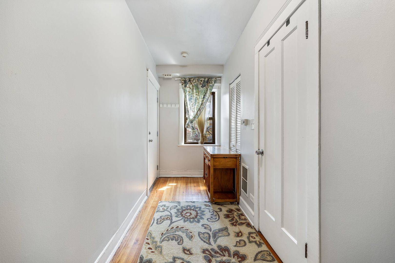 Chicago, IL 60625,4753 N Talman Street #2S