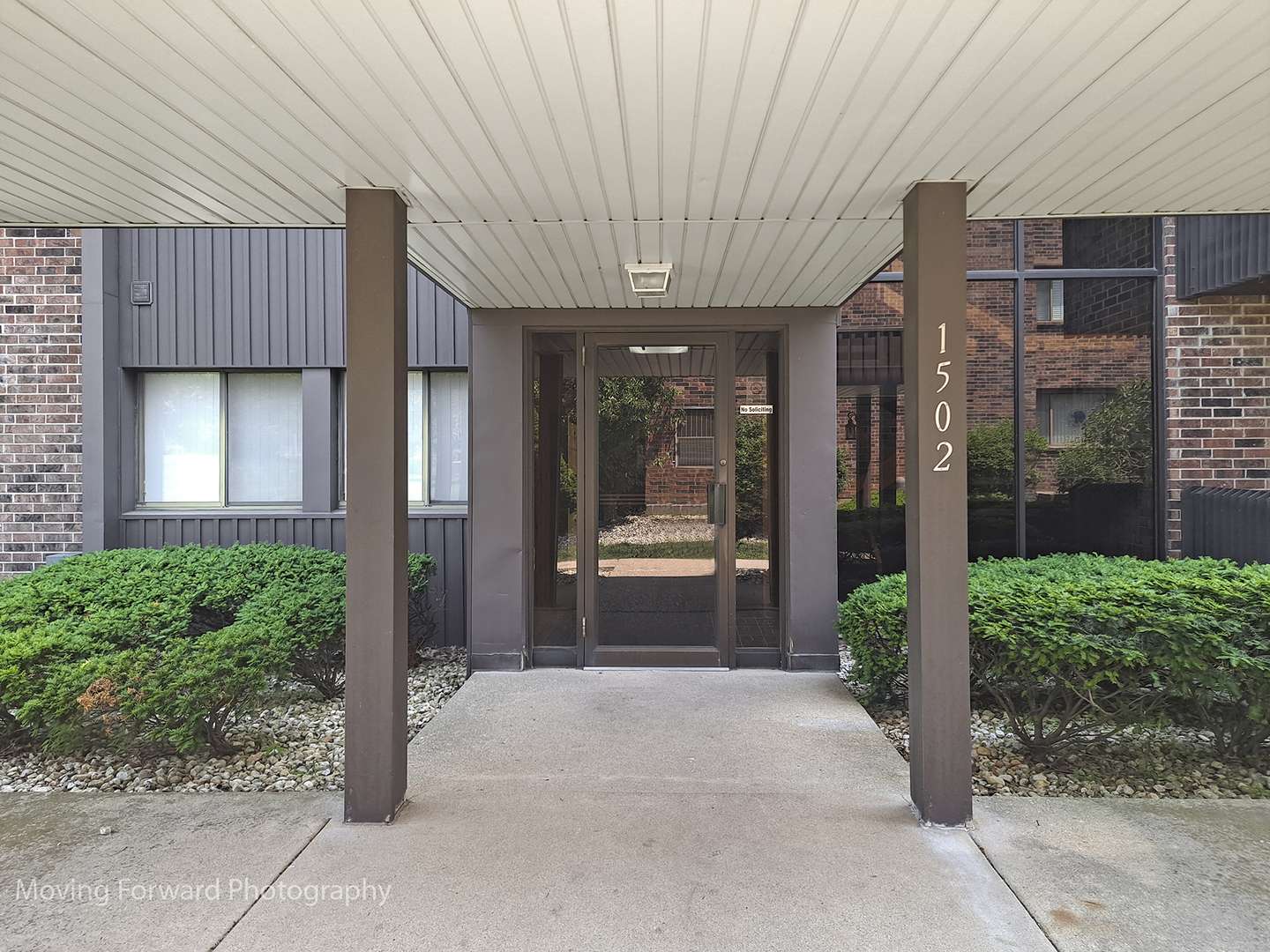 Joliet, IL 60436,1502 Woodbridge Road #2H