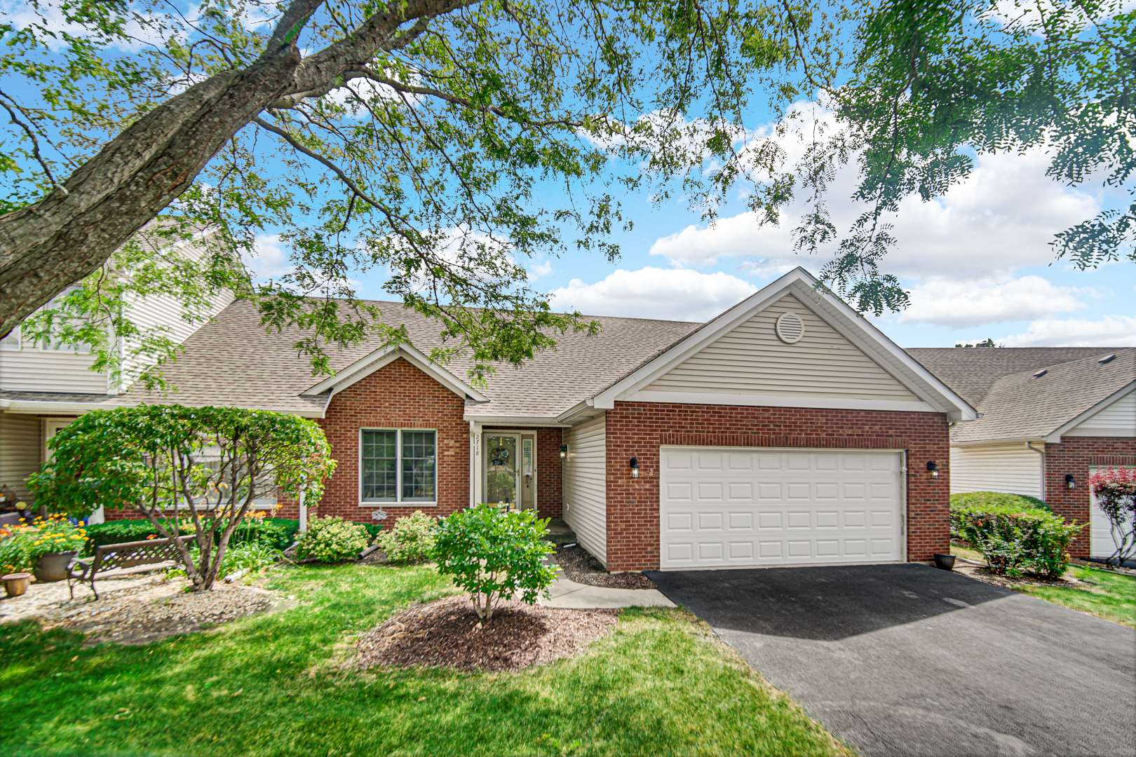 Joliet, IL 60431,2718 Lake Side Circle