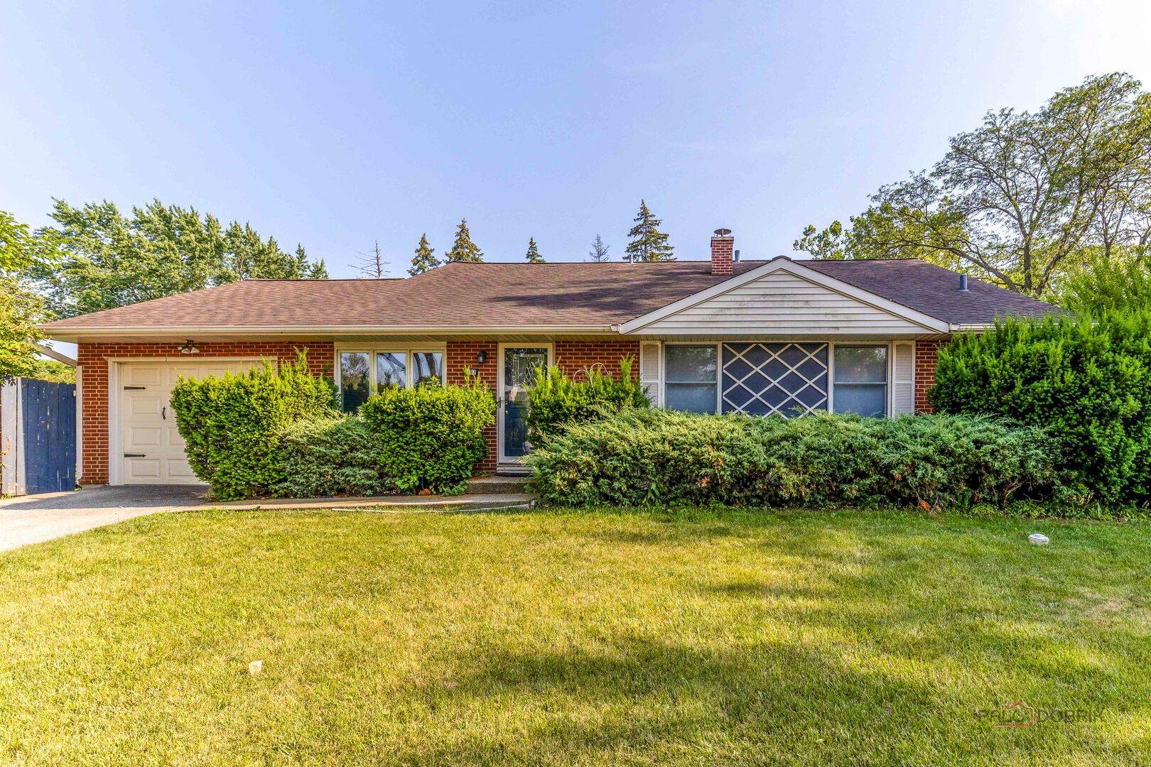 Buffalo Grove, IL 60089,697 Hickory Drive