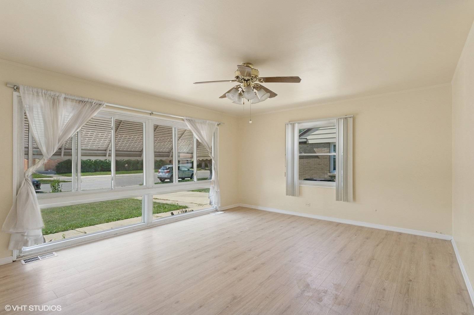 Westchester, IL 60154,1113 Bristol Avenue