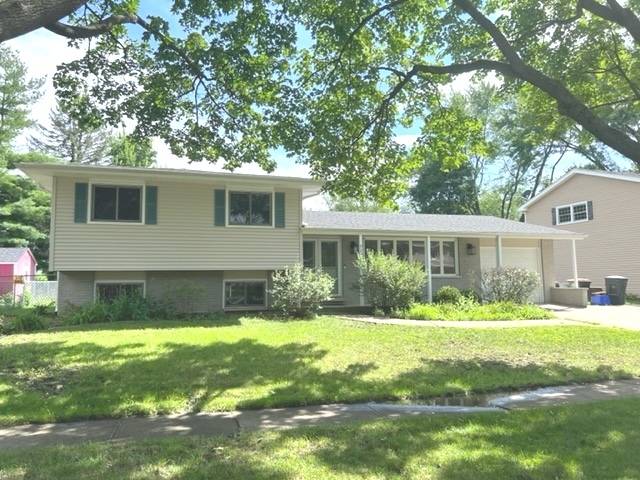 Libertyville, IL 60048,923 Crestfield Avenue