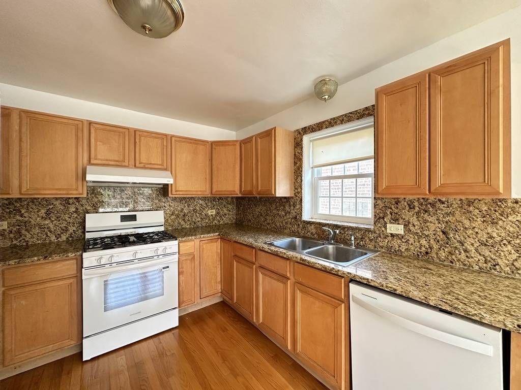 Chicago, IL 60625,5534 N Campbell Avenue #2
