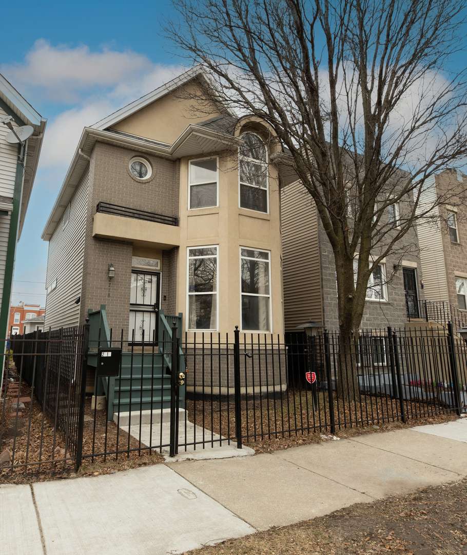 Chicago, IL 60612,2718 W Washington Boulevard