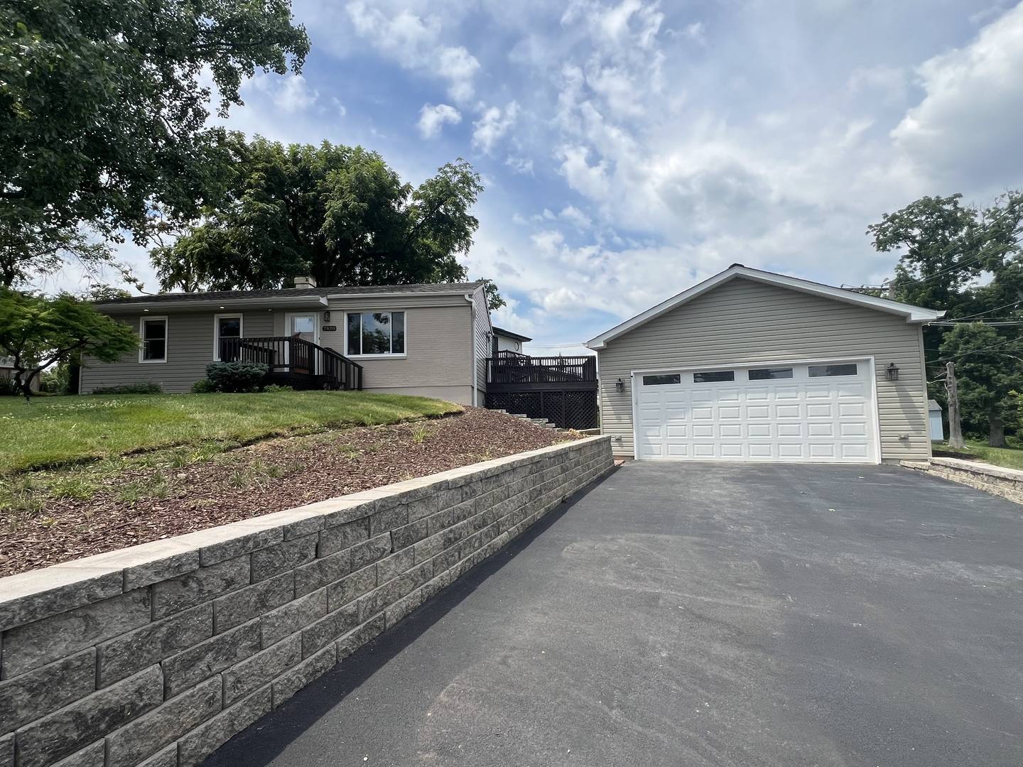 Woodridge, IL 60517,7830 Westview Lane