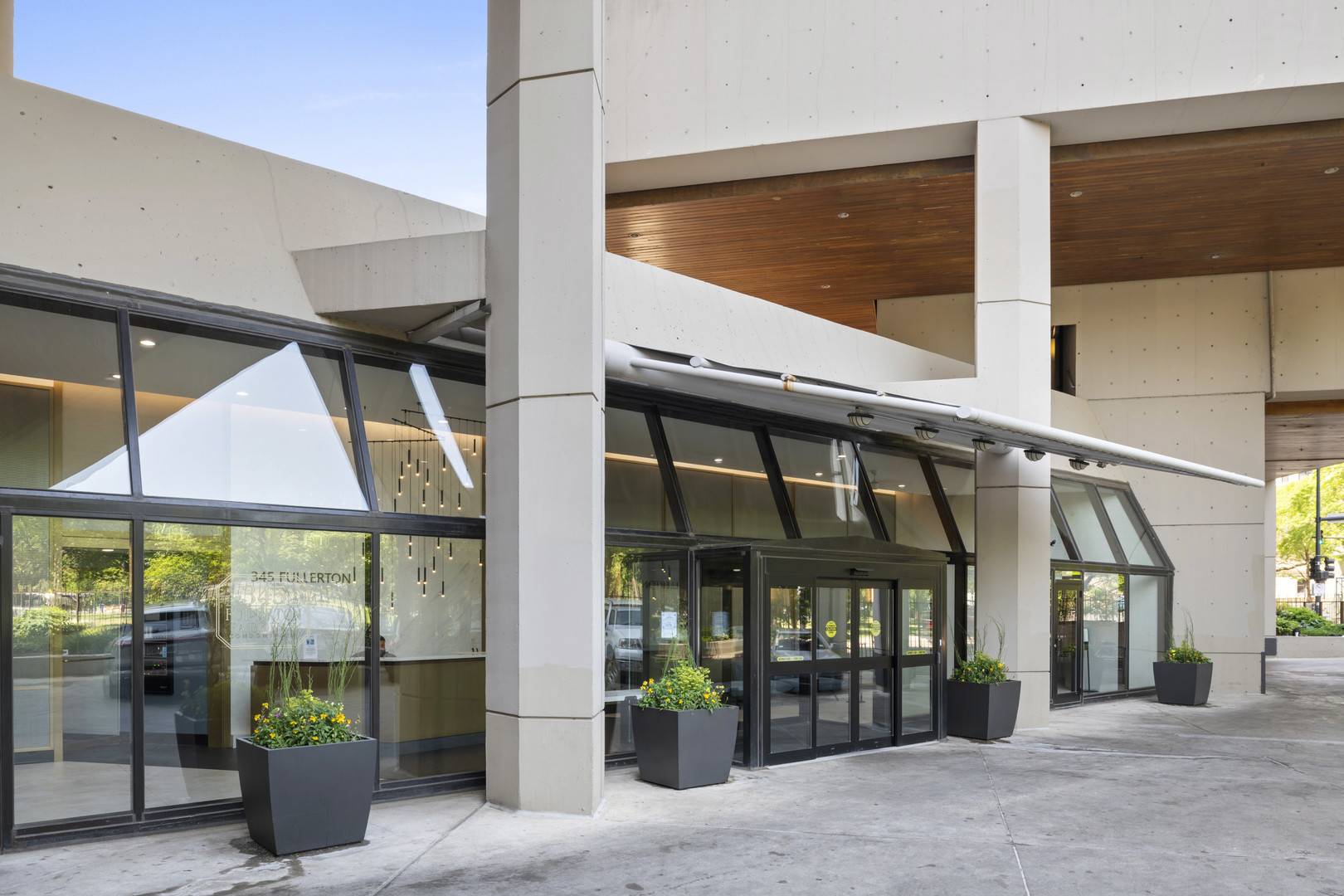 Chicago, IL 60614,345 W Fullerton Parkway #1706