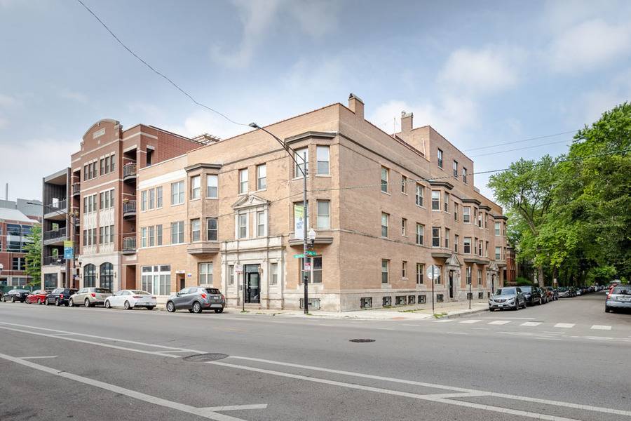 Chicago, IL 60614,811 W Lill Avenue #811-101