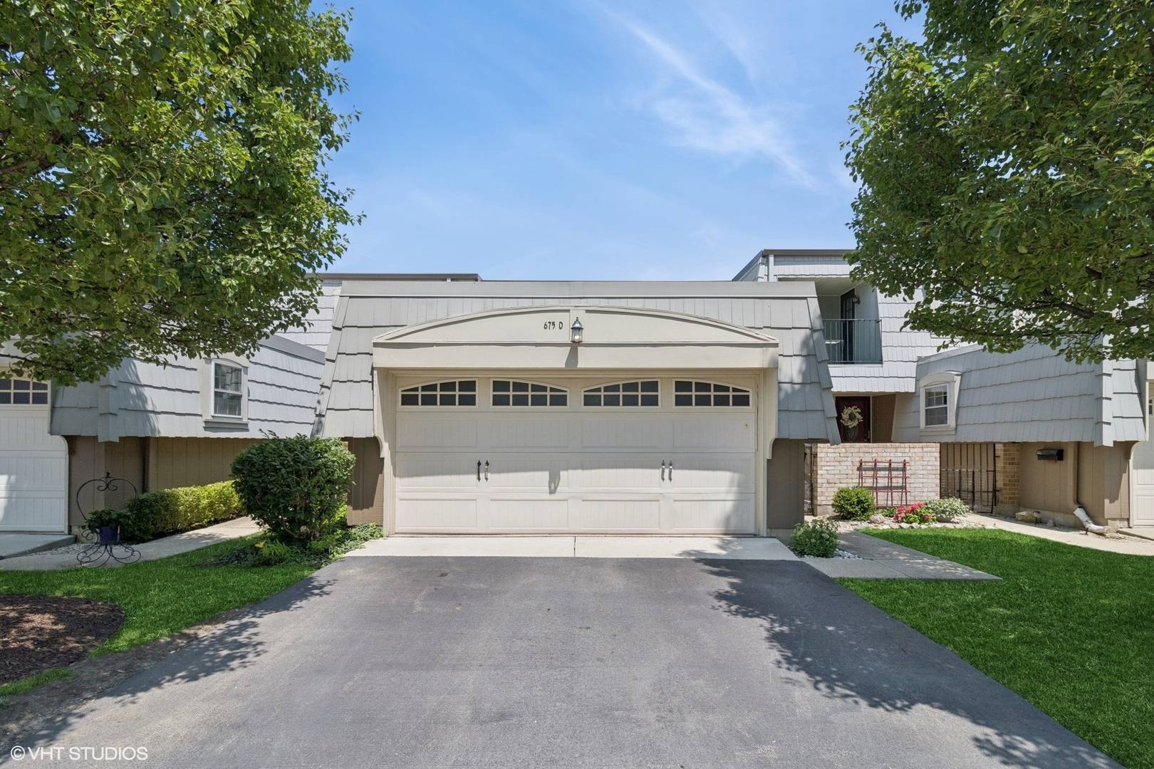 Elk Grove Village, IL 60007,675 Versailles Circle #D