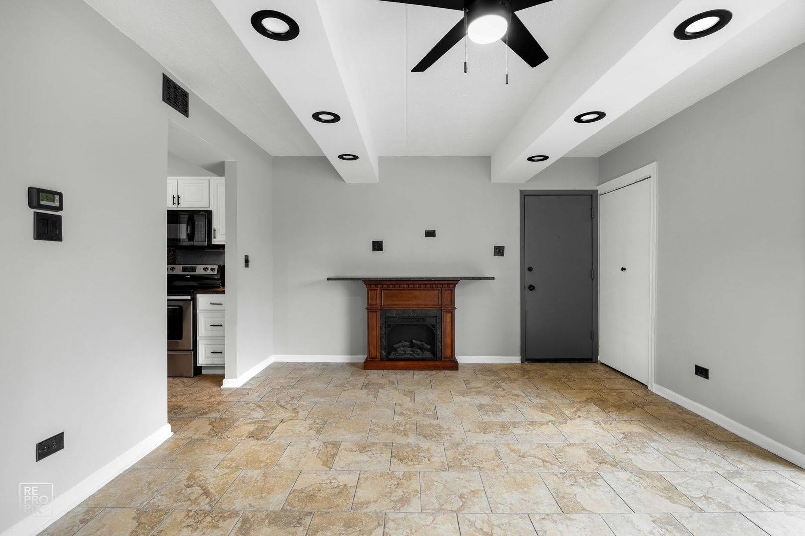 Orland Park, IL 60462,15353 Treetop Drive #2A