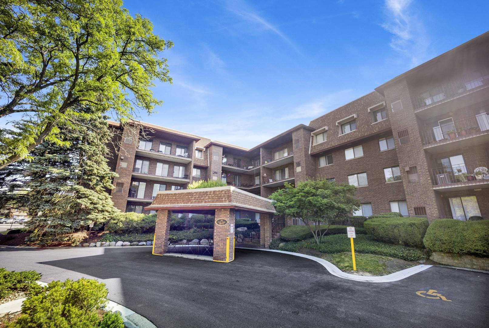Buffalo Grove, IL 60089,101 OLD OAK Drive #400A