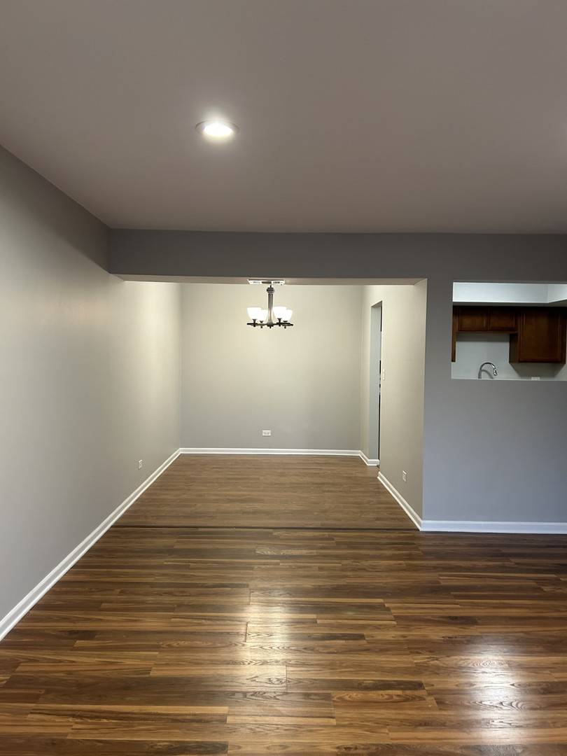 Libertyville, IL 60048,207 W Park Avenue #205