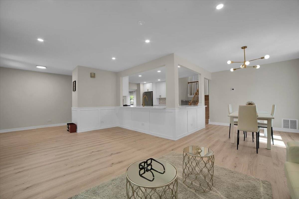 Naperville, IL 60563,712 Stacie Court