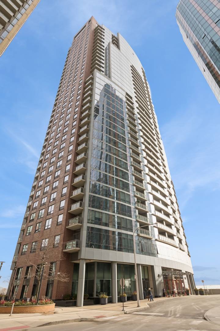 Chicago, IL 60601,450 E Waterside Drive #402