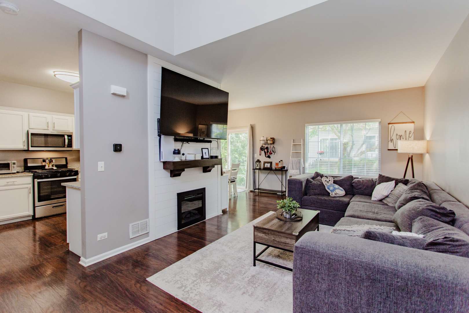 Streamwood, IL 60107,167 Southwicke Drive