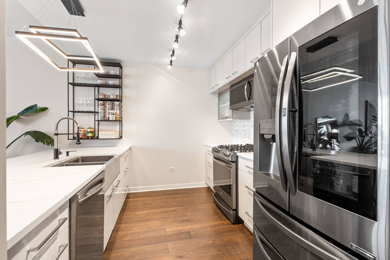 Chicago, IL 60654,757 N ORLEANS Street #1303