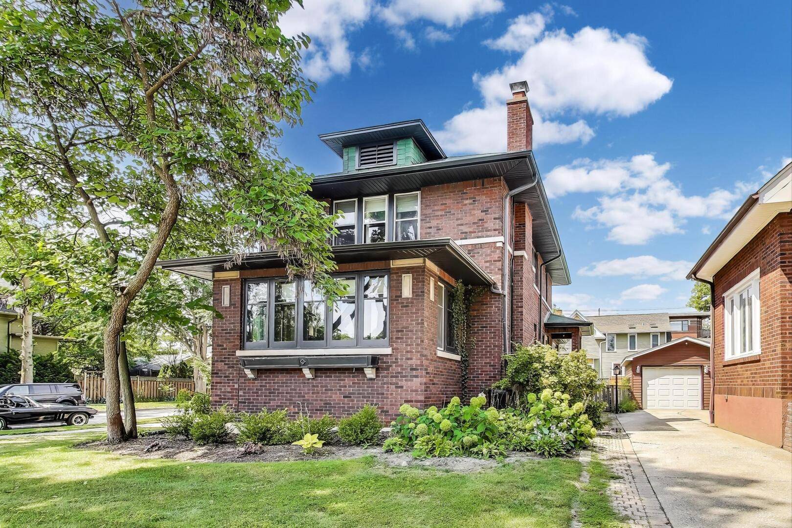 Oak Park, IL 60302,801 N Marion Street