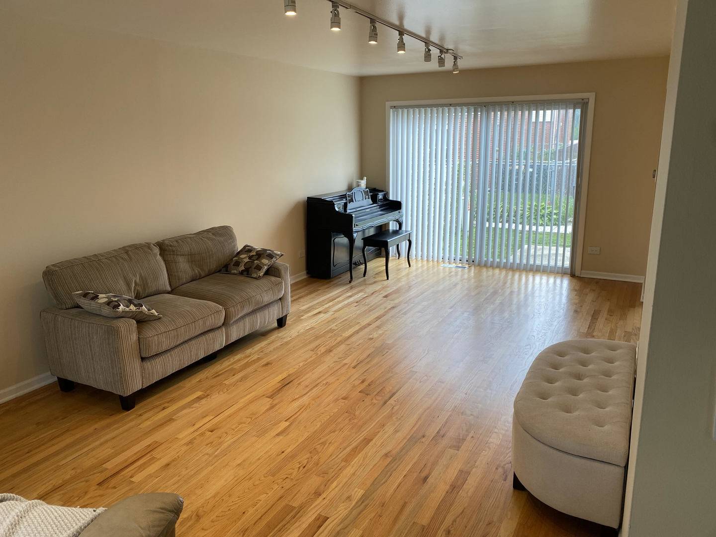 Niles, IL 60714,8043 W LYONS Street