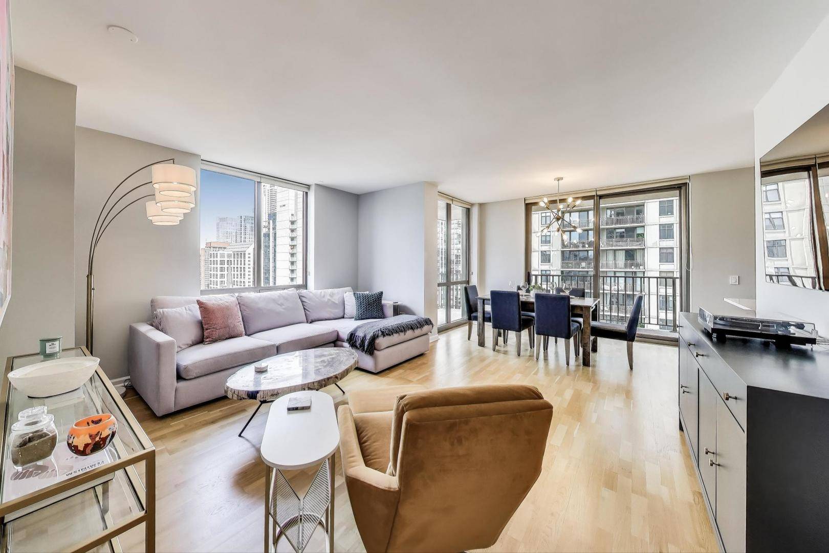 Chicago, IL 60654,635 N Dearborn Street #2005