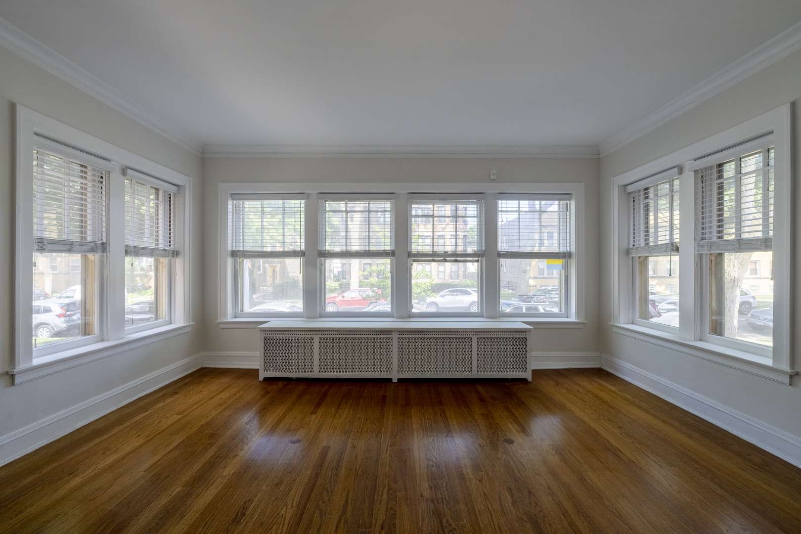 Chicago, IL 60645,6712 N Maplewood Avenue