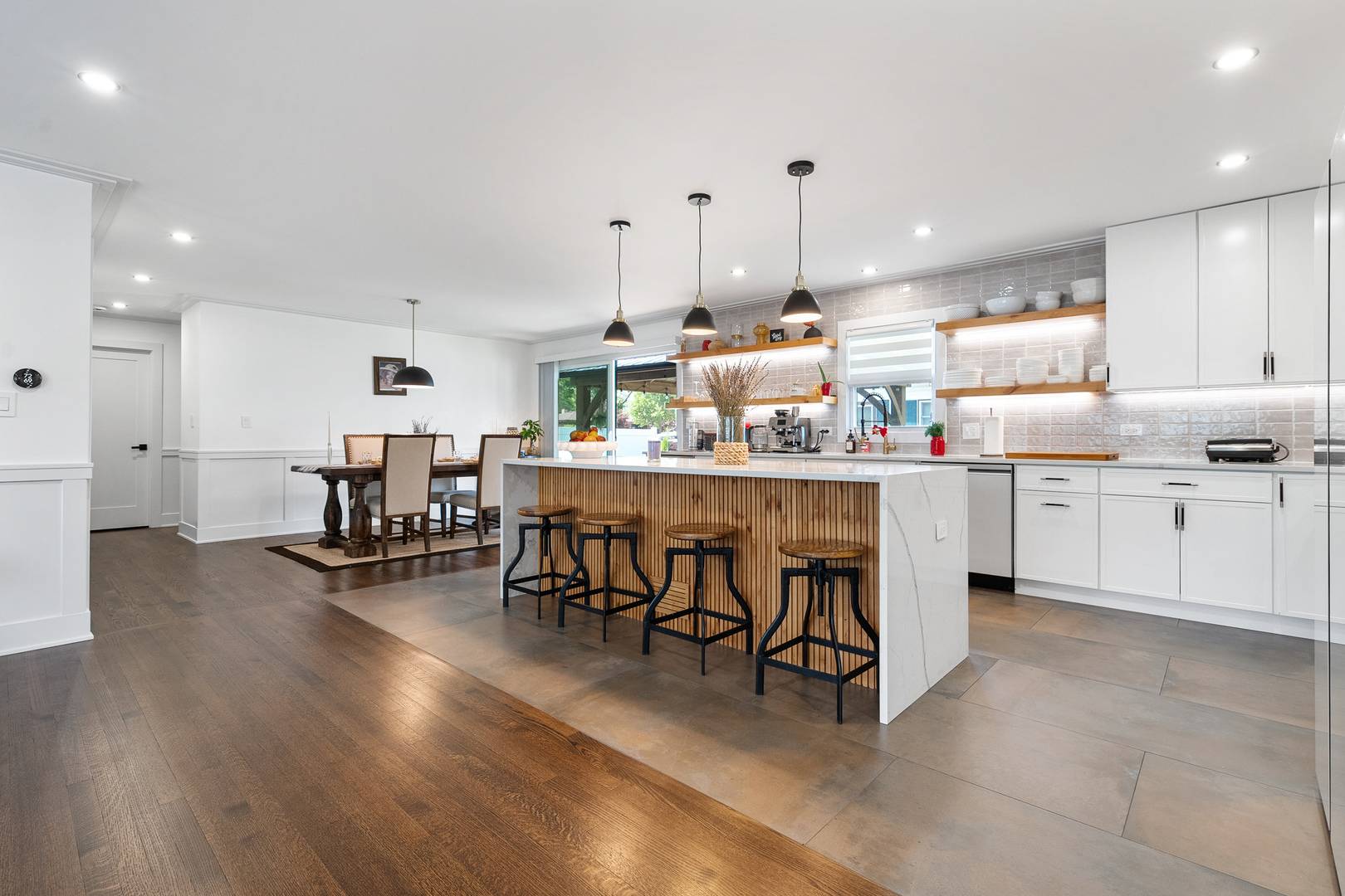 Mount Prospect, IL 60056,500 E Holly Avenue