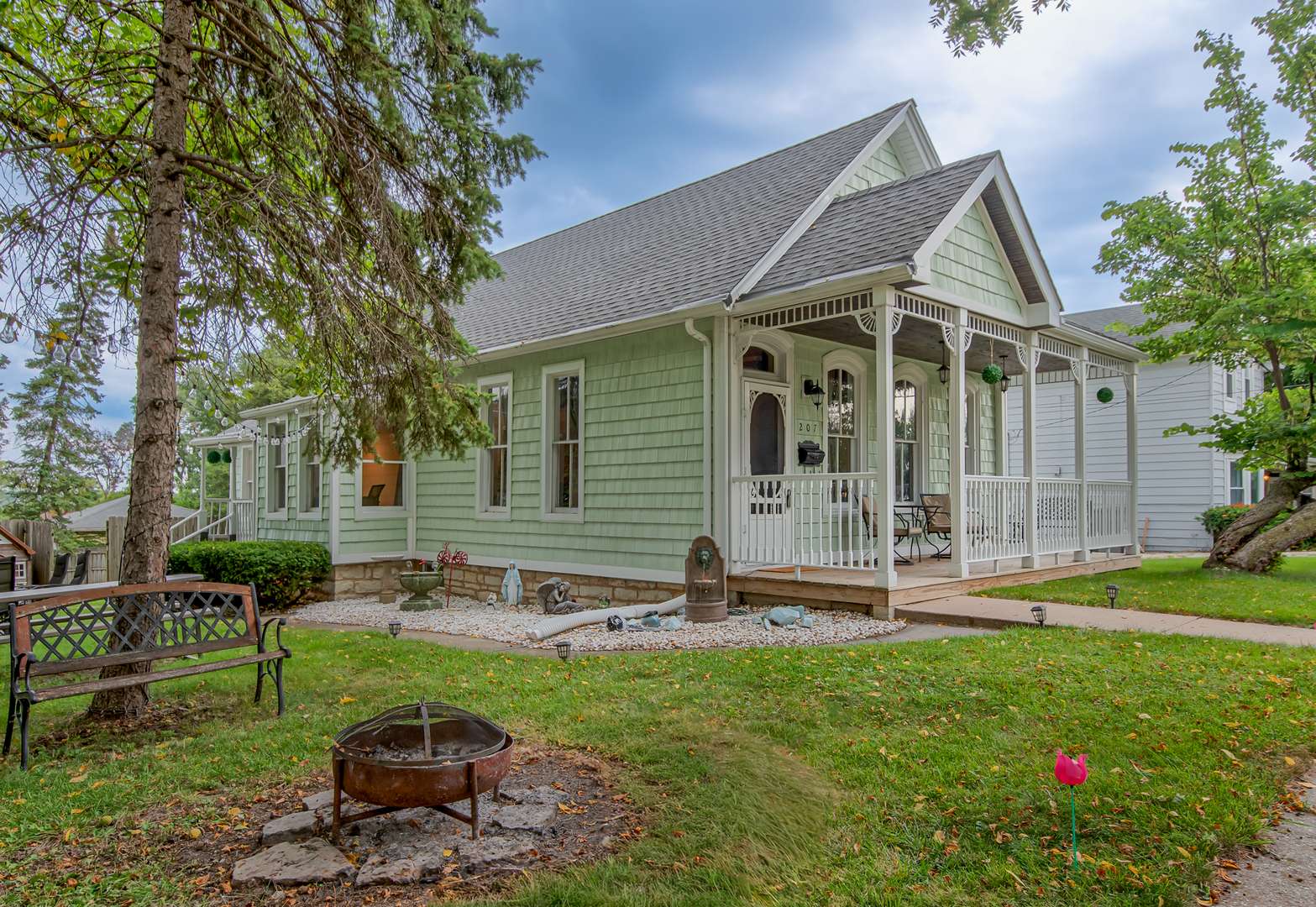 Lemont, IL 60439,207 E Custer Street