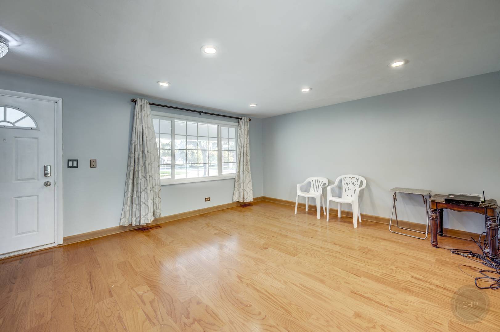 Schaumburg, IL 60193,1601 Kingston Lane