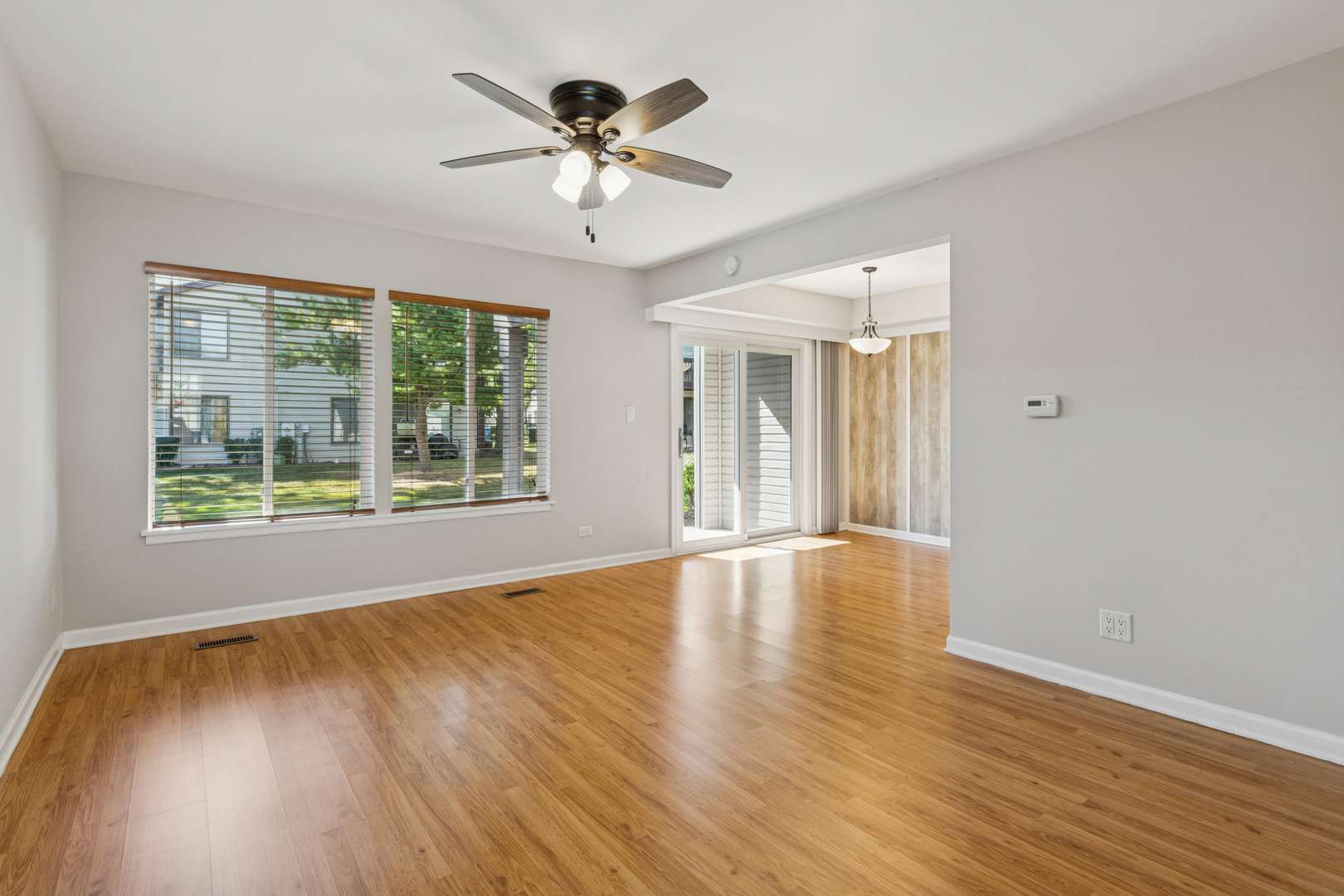 Hanover Park, IL 60133,1323 Kingsbury Drive #2