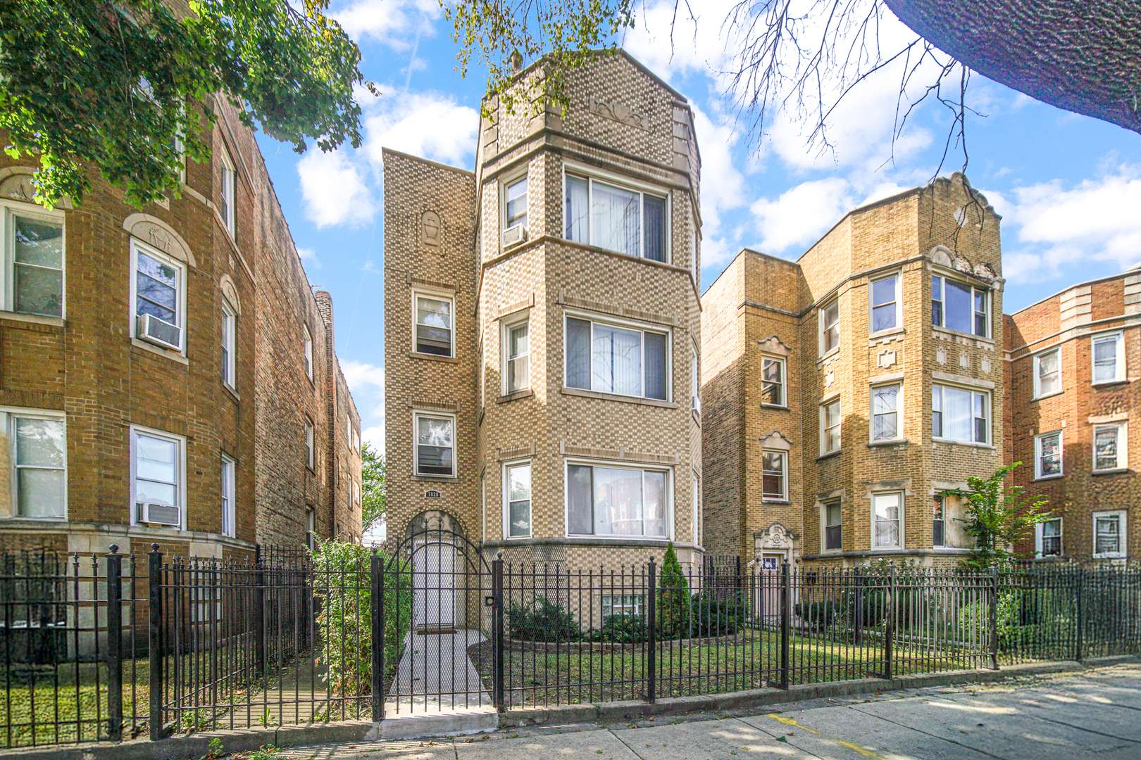 Chicago, IL 60620,7828 S Winchester Avenue