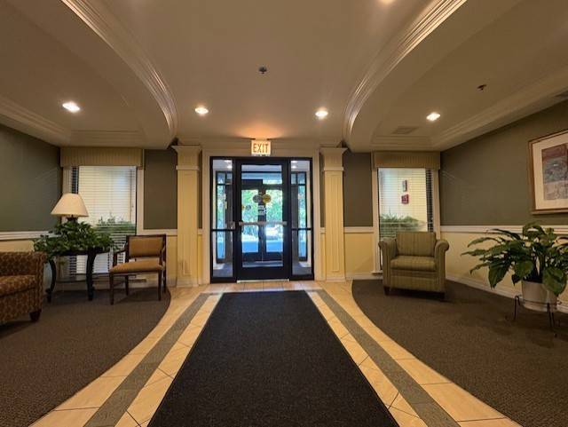 Chicago, IL 60618,2335 W Belle Plaine Avenue #508