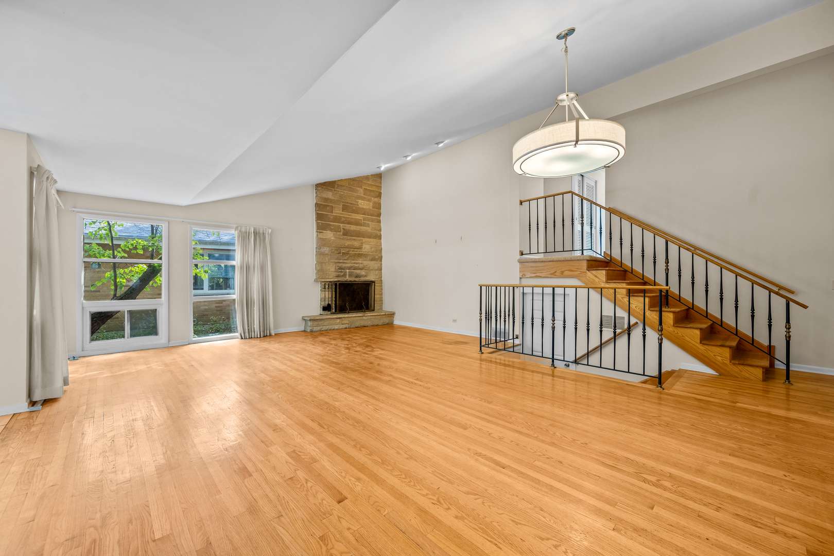 Highland Park, IL 60035,298 Leslee Lane