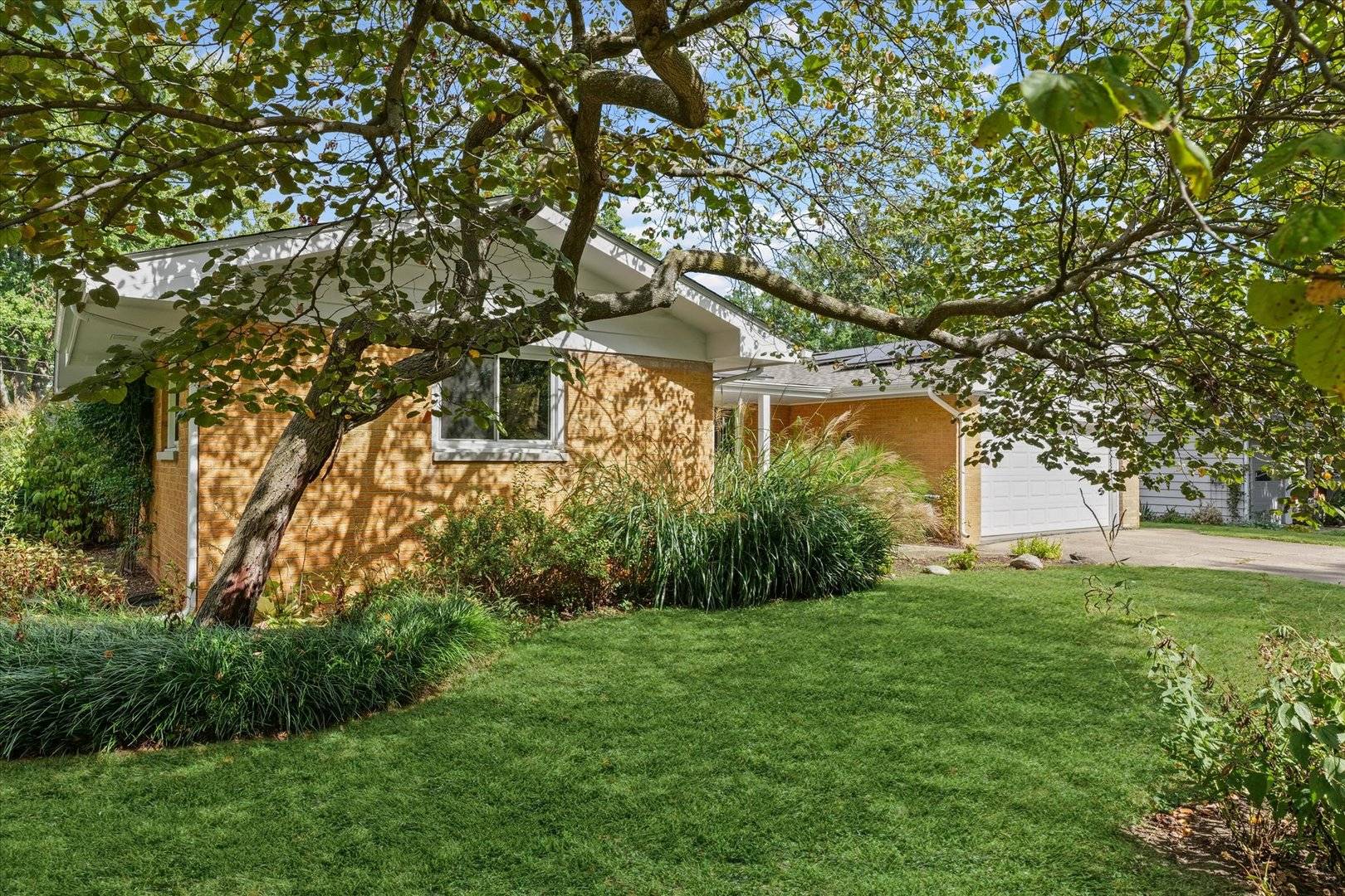 Urbana, IL 61801,602 E Burkwood Court