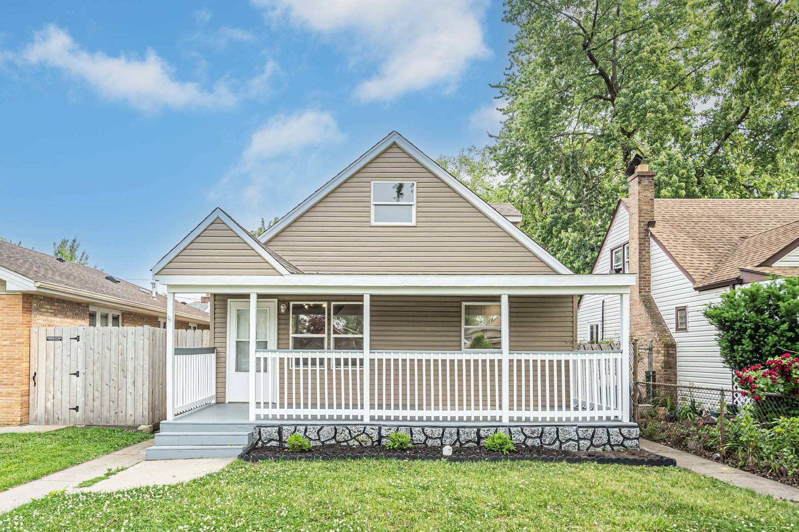 Burbank, IL 60459,5707 W 82nd Place