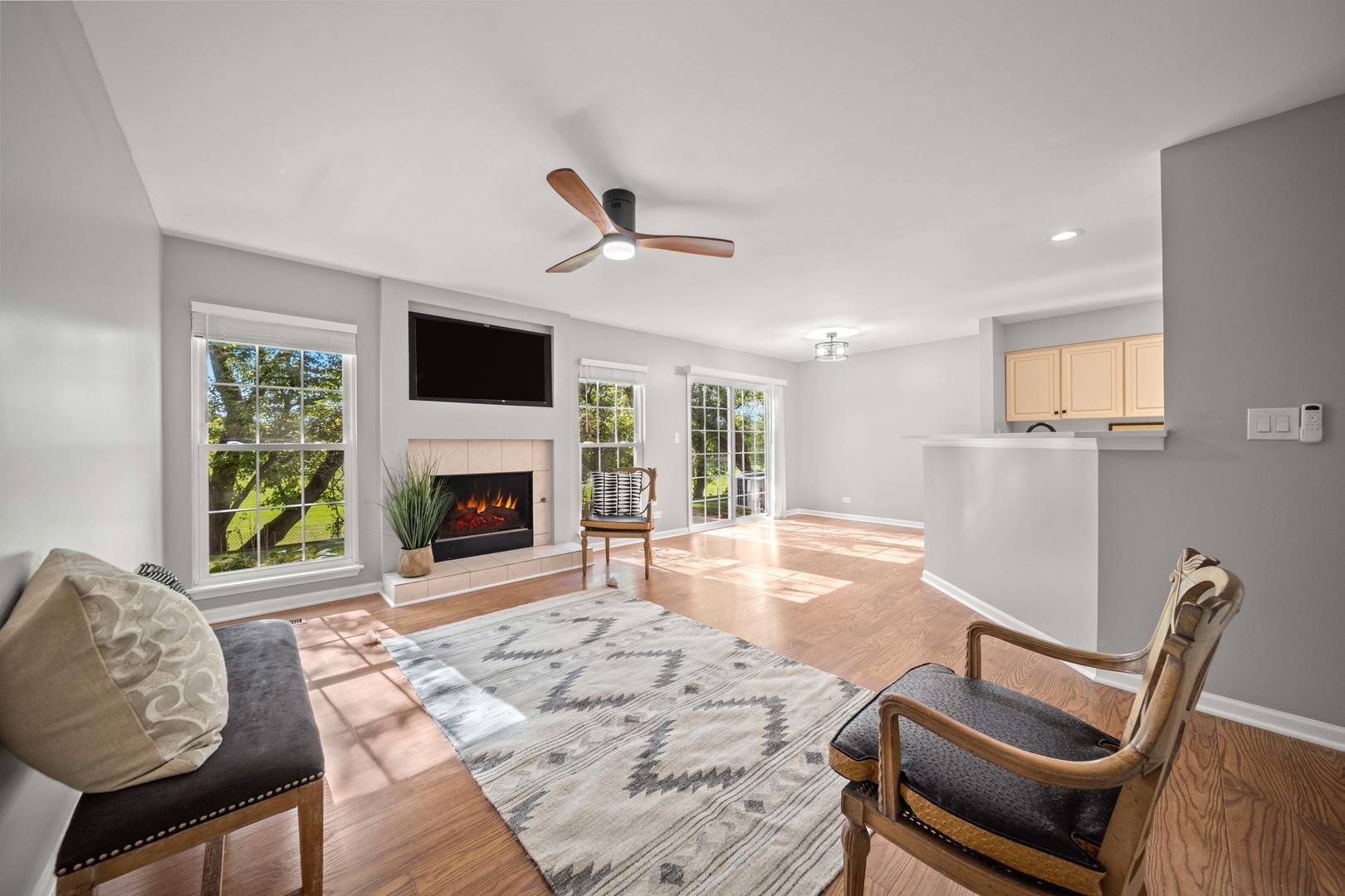 Buffalo Grove, IL 60089,872 Old Checker Road