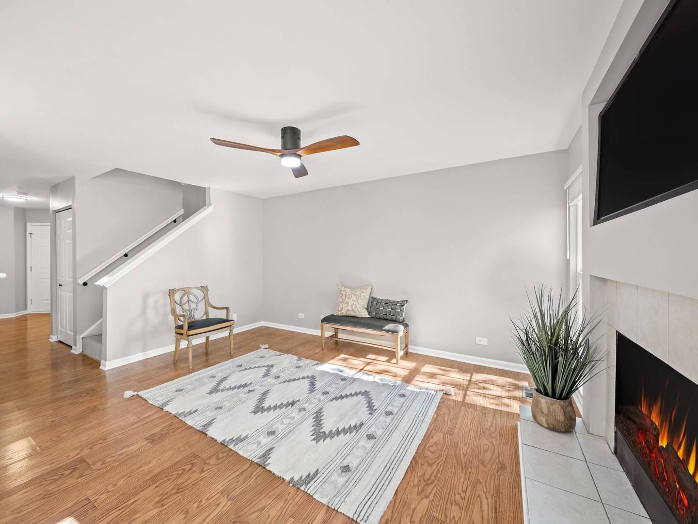 Buffalo Grove, IL 60089,872 Old Checker Road