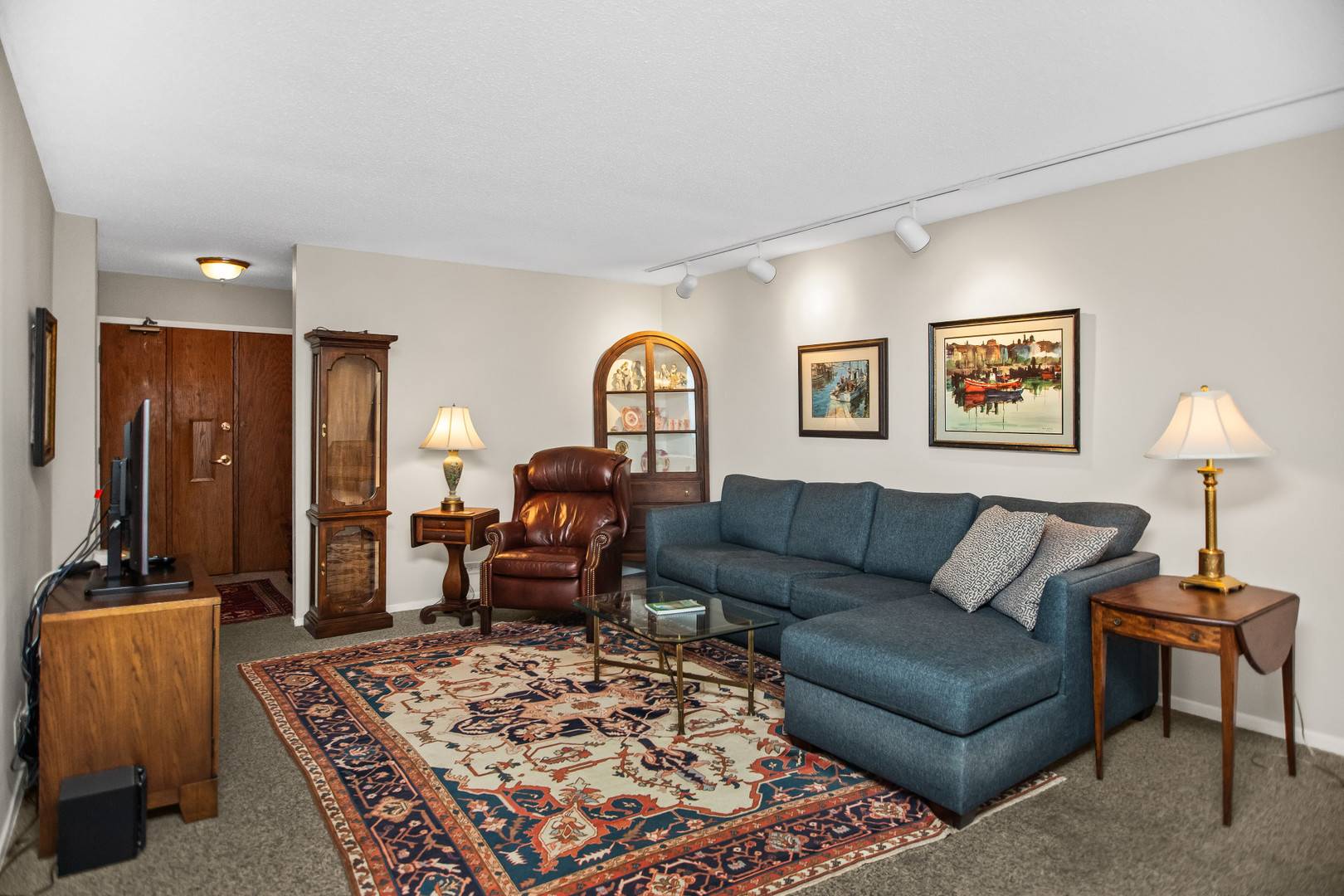 Chicago, IL 60613,4170 N Marine Drive #9F