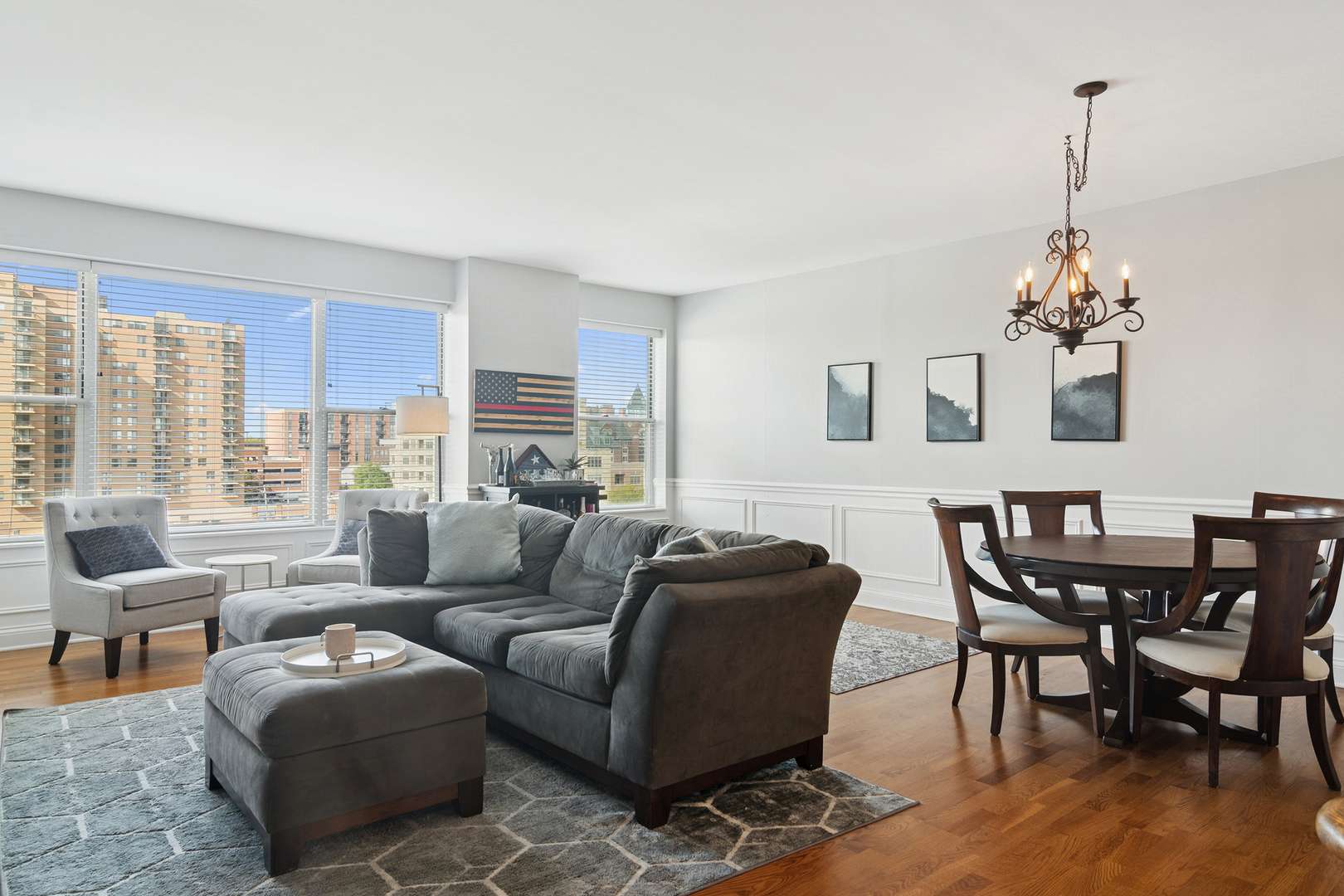 Arlington Heights, IL 60005,77 S Evergreen Avenue #606