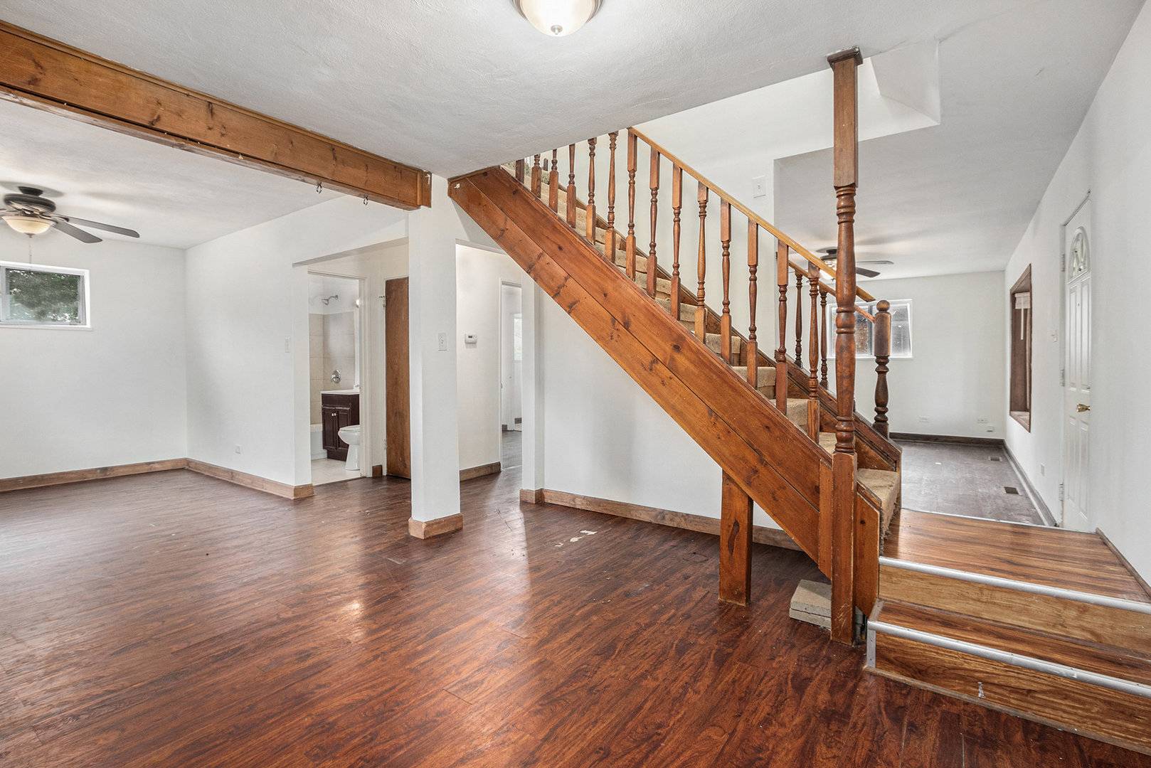 Lansing, IL 60438,17153 Burnham Avenue