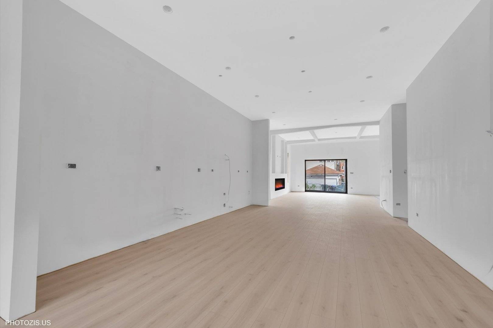 Chicago, IL 60639,4420 W Montana Street