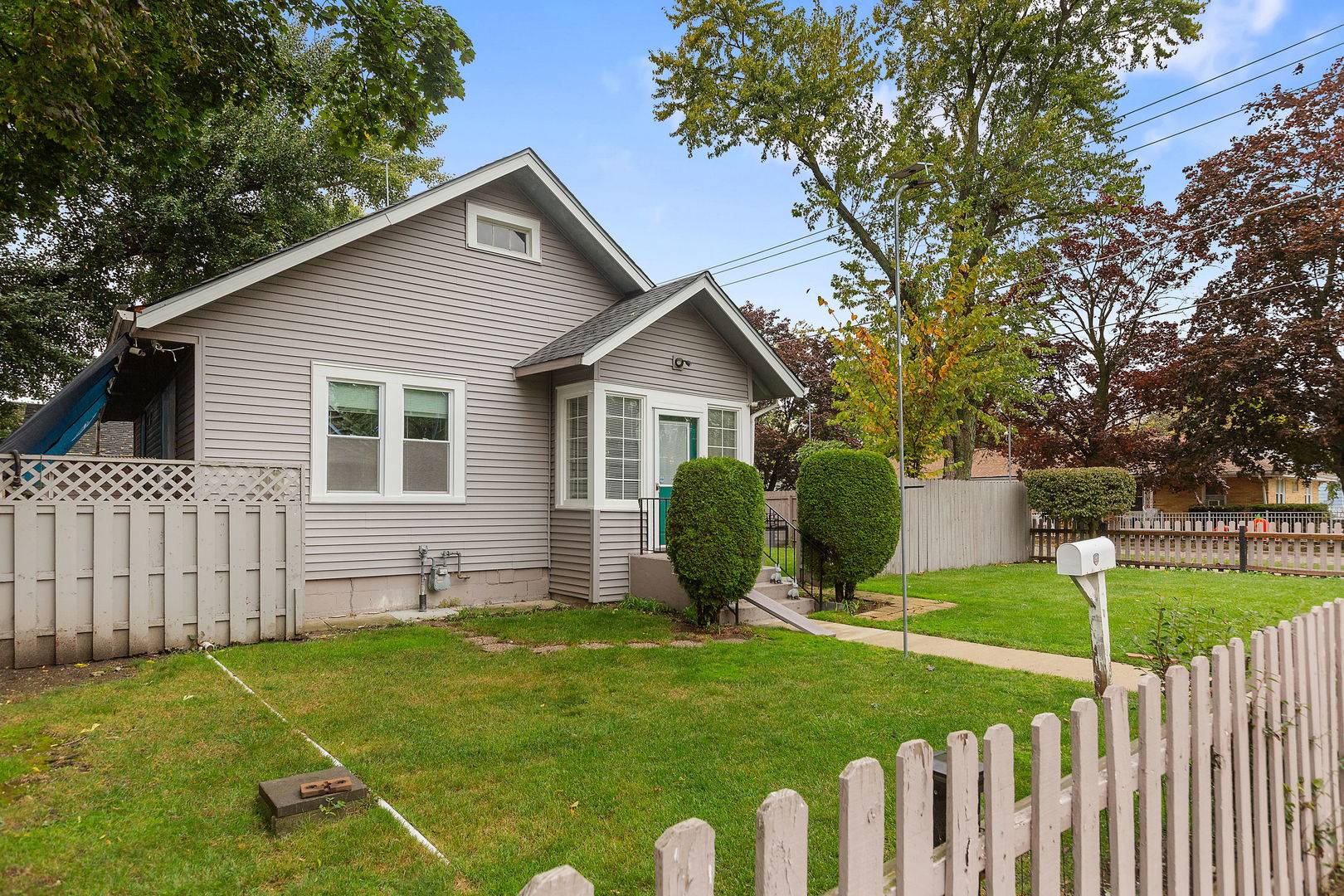 Waukegan, IL 60085,824 N Butrick Street