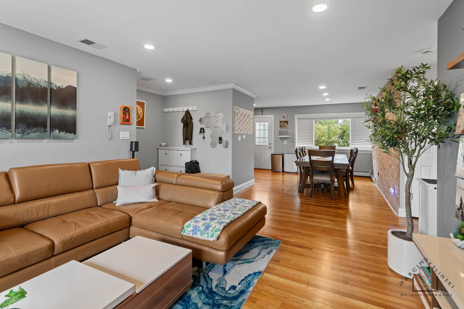 Park Ridge, IL 60068,1710 Dempster Street #C