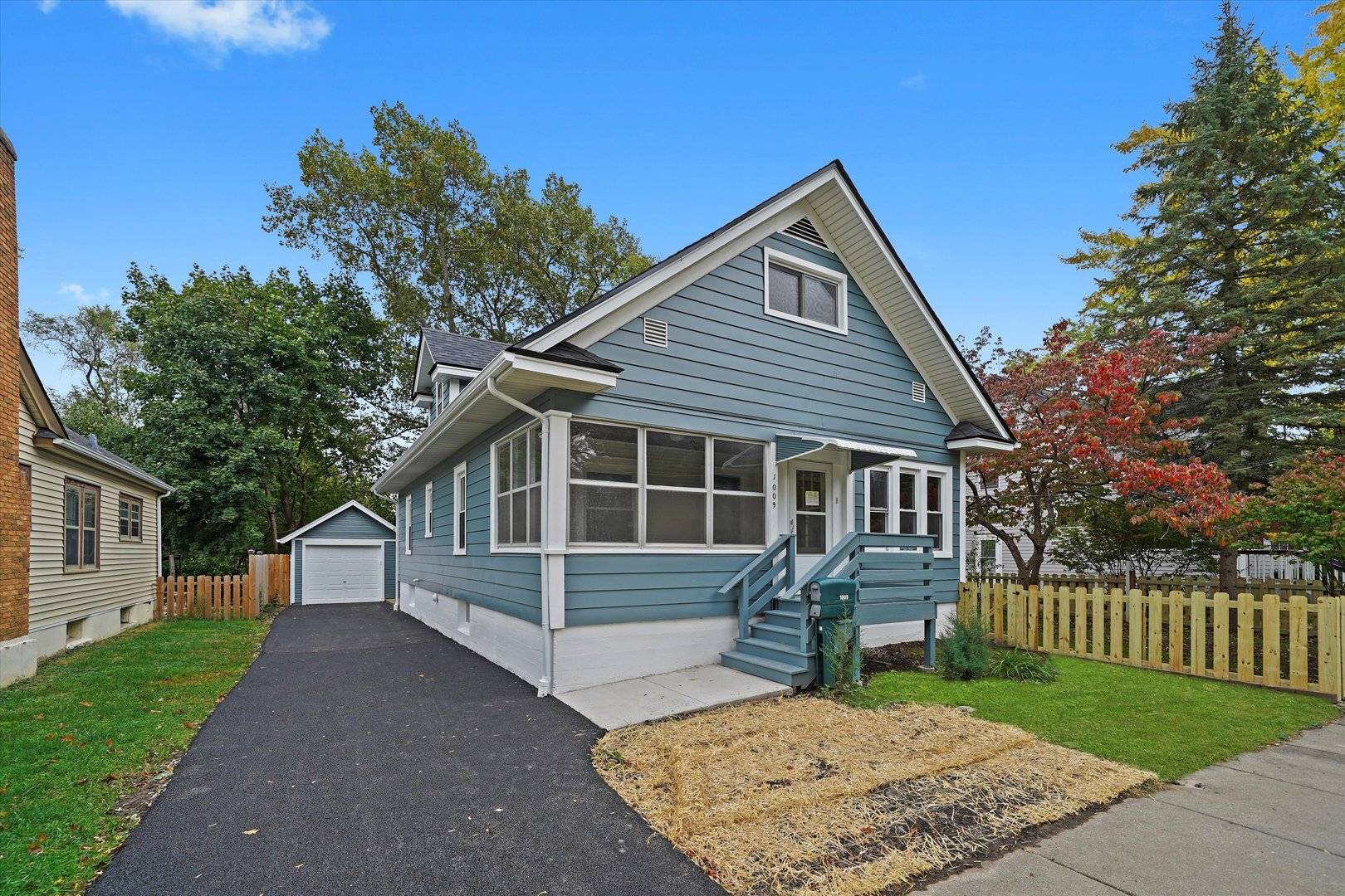 Elgin, IL 60120,1009 Augusta Avenue